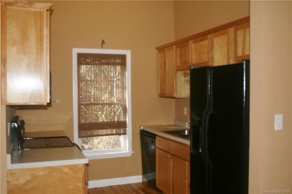428 Riverview Drive - Photo 4