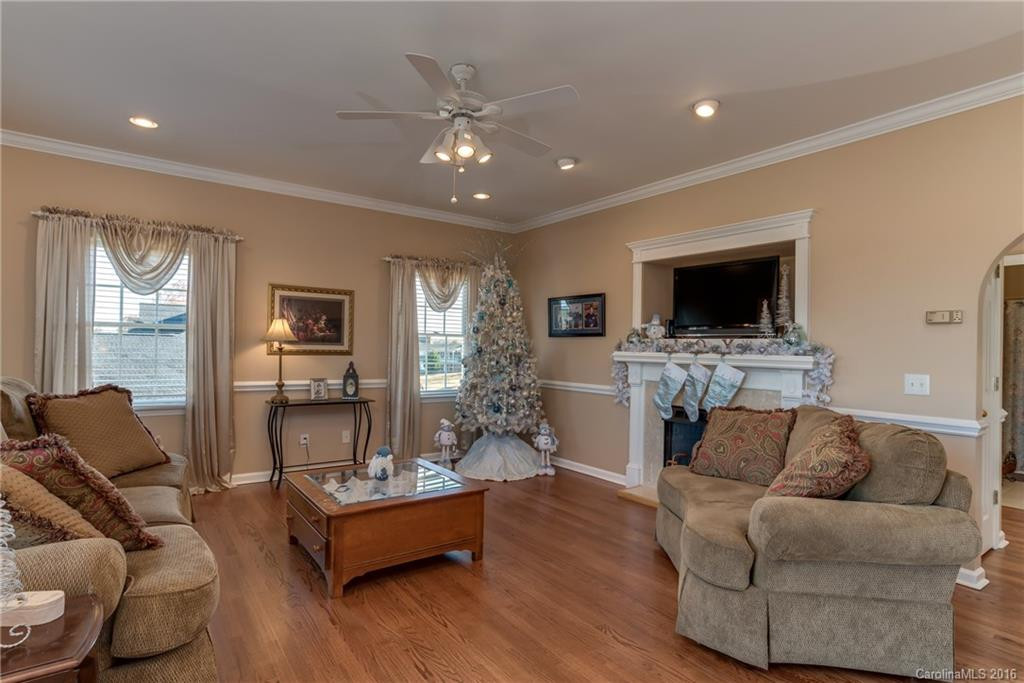 150 Turnberry Way - Photo 6