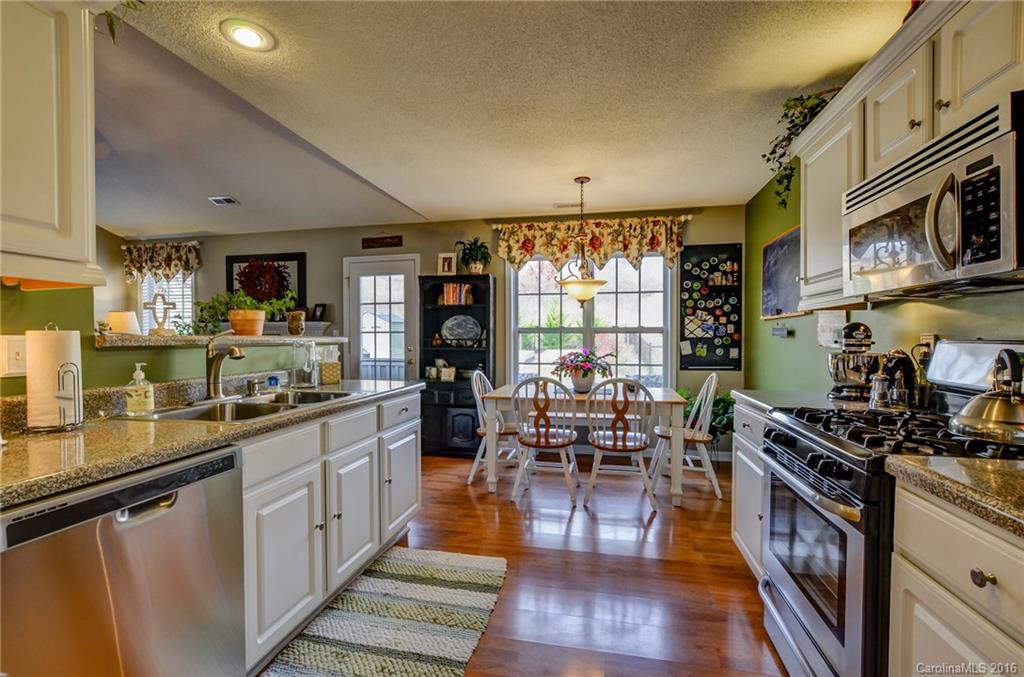 109 Sunberry Trail - Photo 5