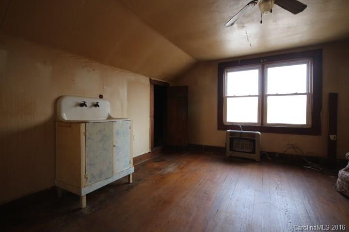 587 / 589 Old Hendersonville Highway - Photo 16