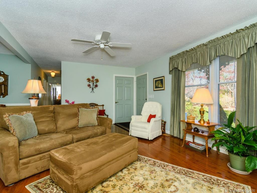 316 Deer Run - Photo 2