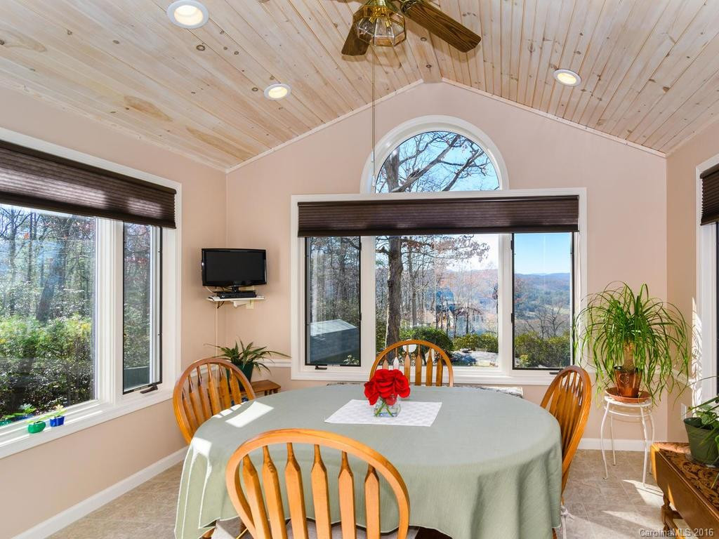316 Deer Run - Photo 11