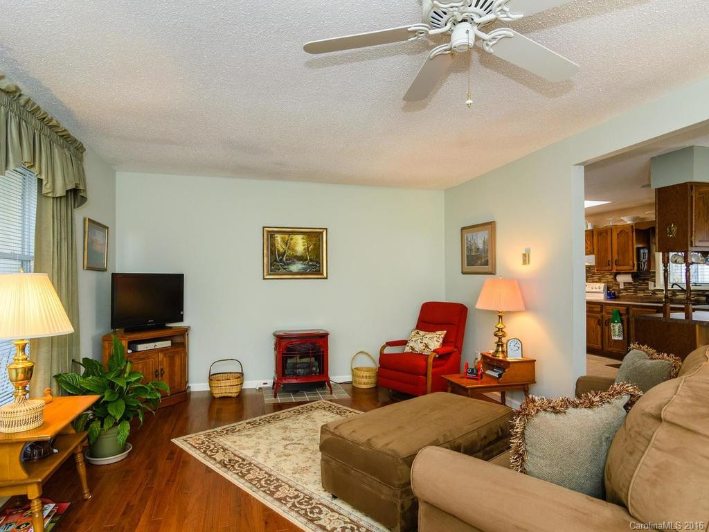 316 Deer Run - Photo 3