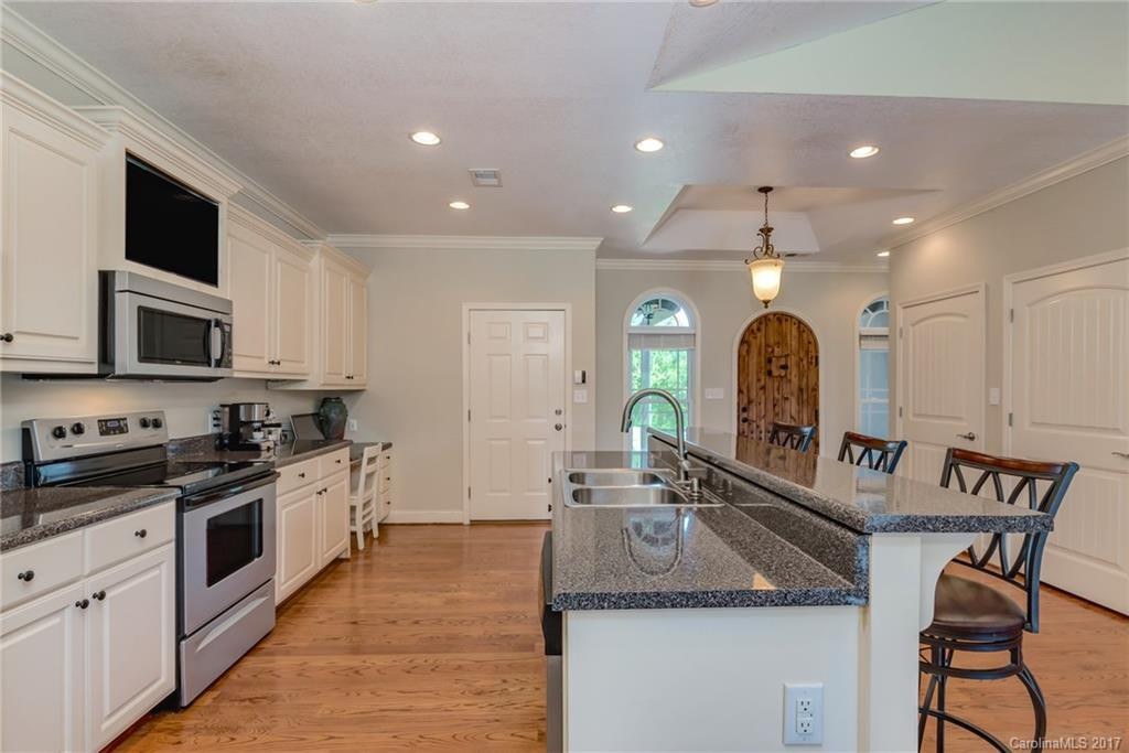 295 Brians Way - Photo 5