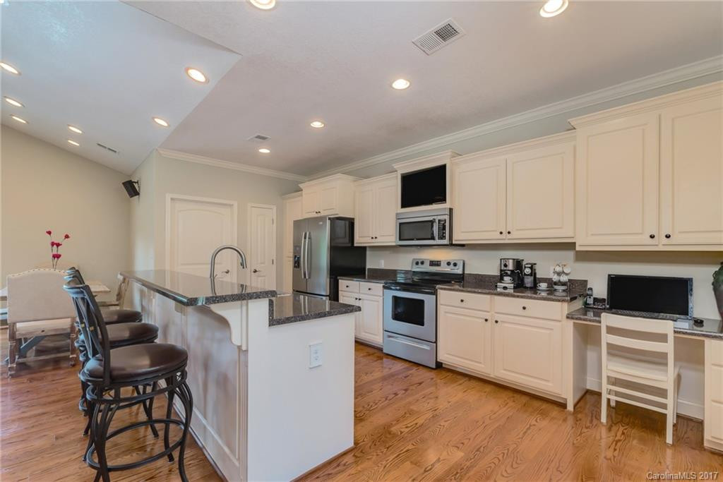 295 Brians Way - Photo 7