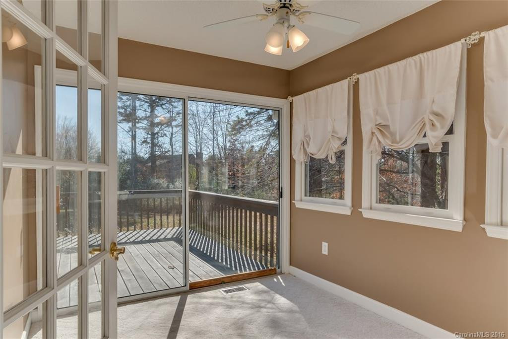 243 Briarwood Drive - Photo 11