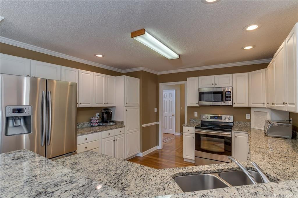 243 Briarwood Drive - Photo 13