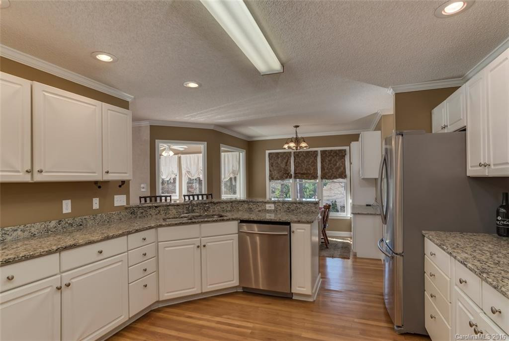 243 Briarwood Drive - Photo 7