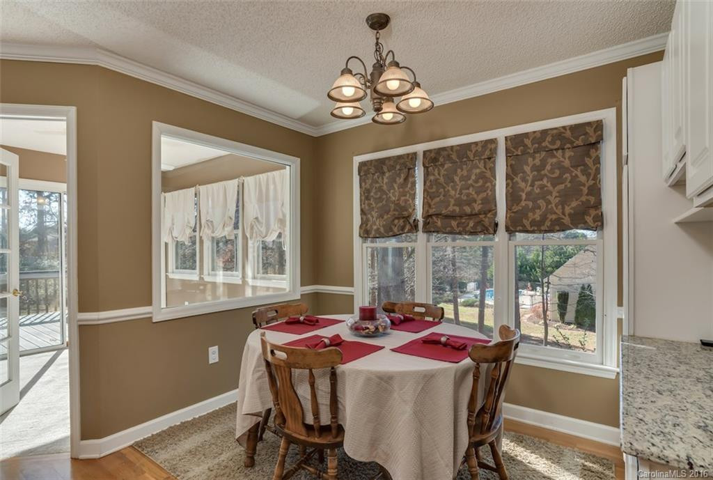 243 Briarwood Drive - Photo 9