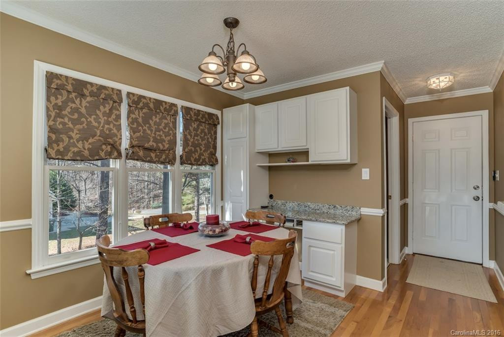 243 Briarwood Drive - Photo 10