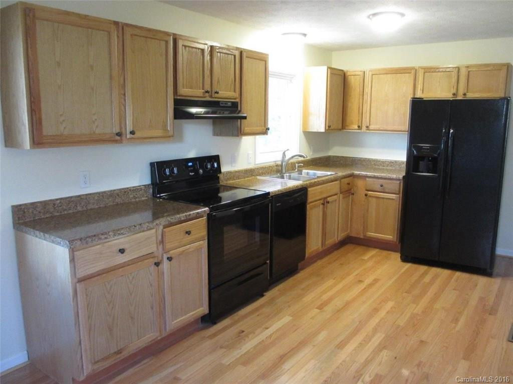 226 Salisbury Road - Photo 3