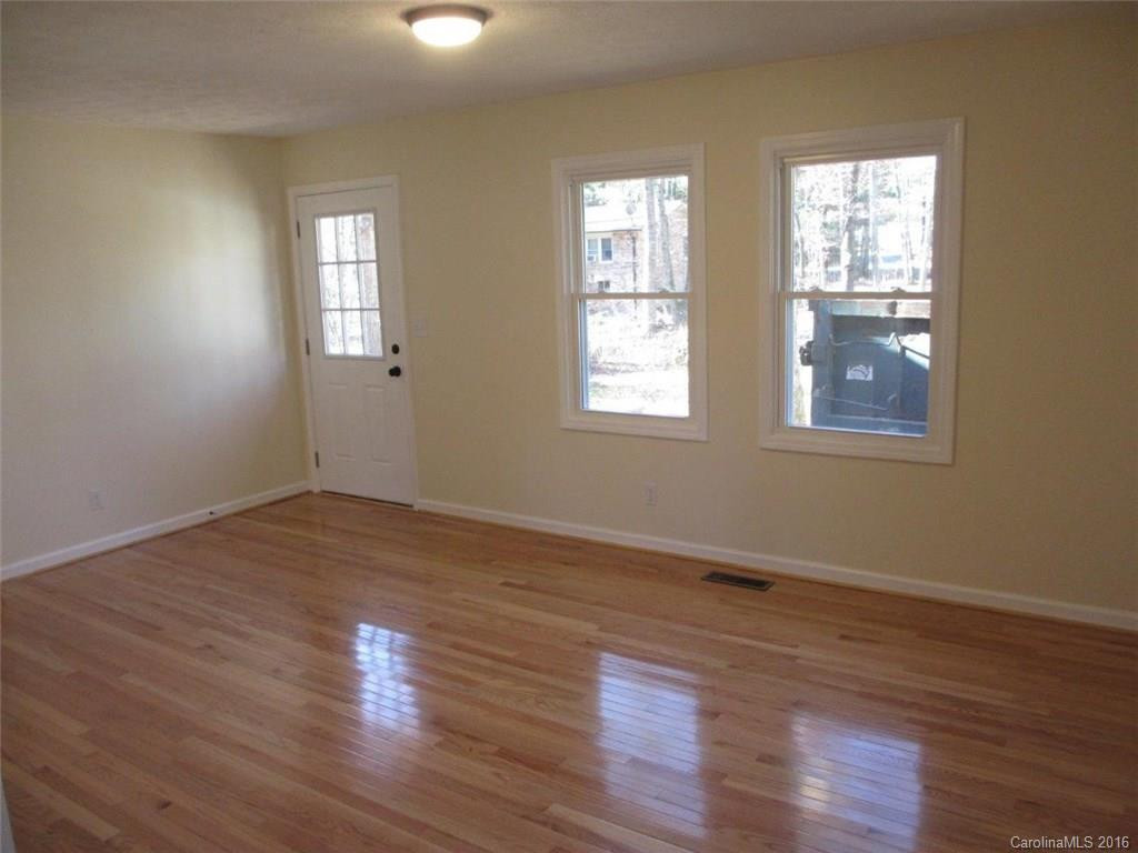 226 Salisbury Road - Photo 4