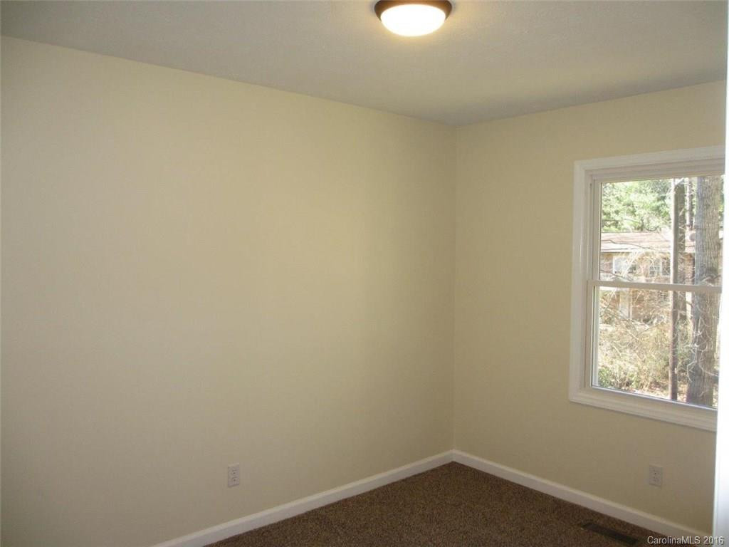 226 Salisbury Road - Photo 6