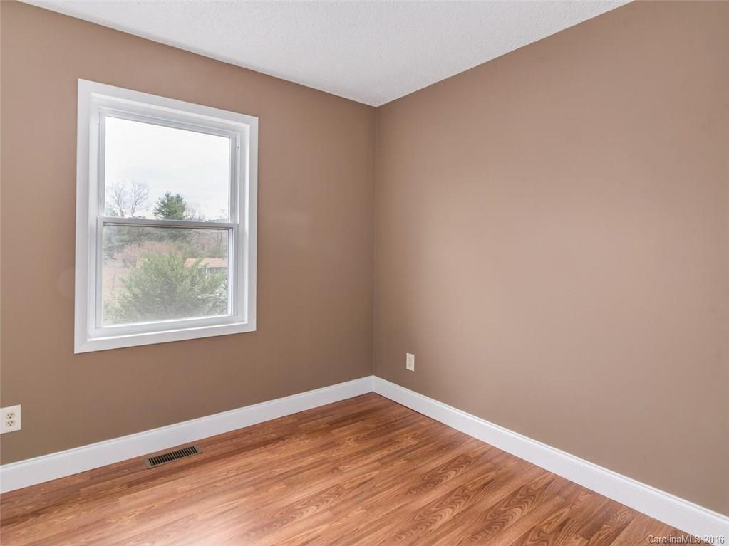 19 Eastway Street - Photo 14