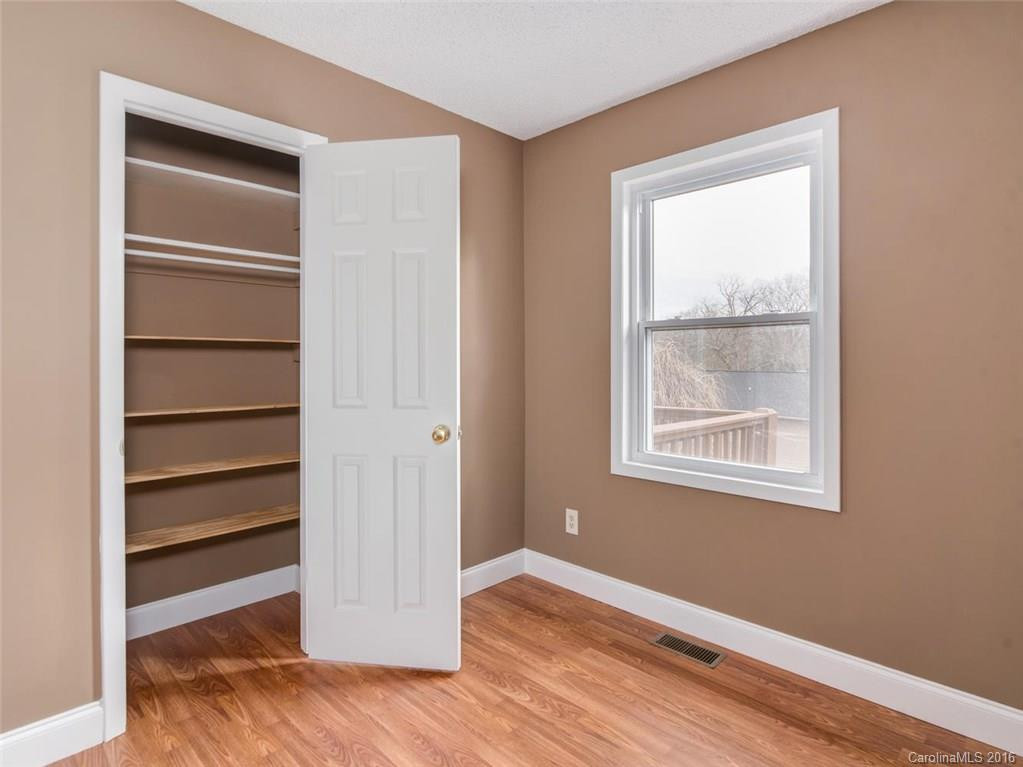 19 Eastway Street - Photo 15
