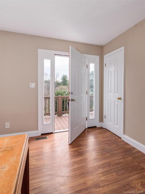 19 Eastway Street - Photo 3