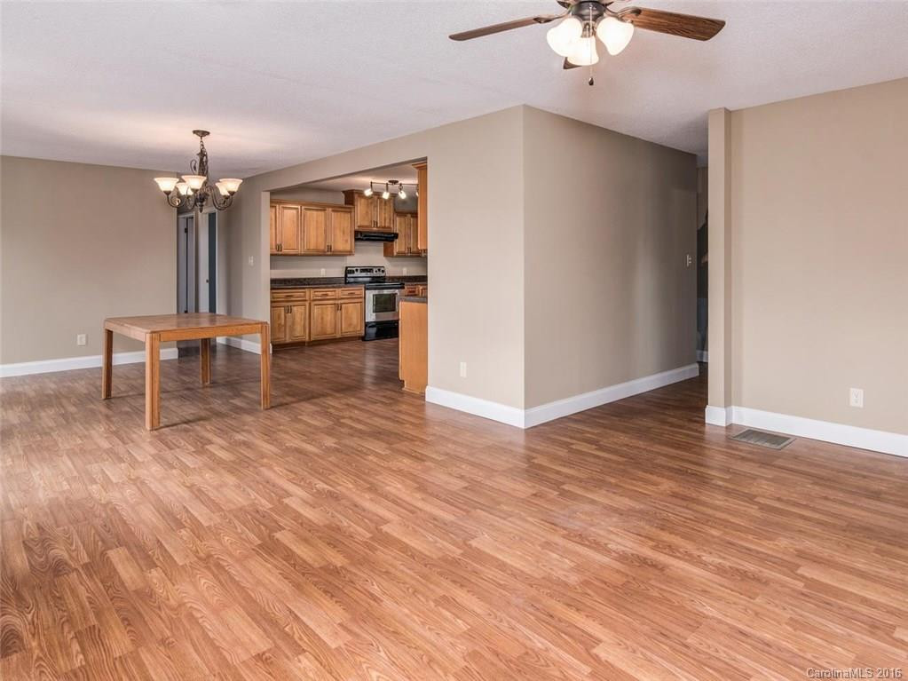 19 Eastway Street - Photo 5