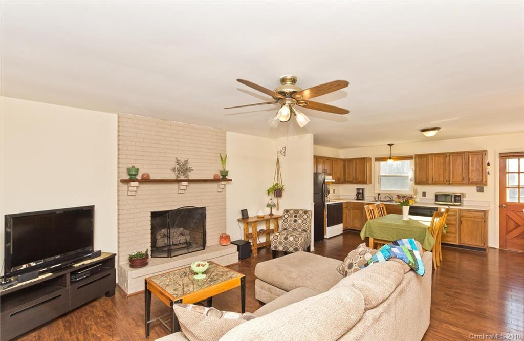 46 Moss Road - Photo 2