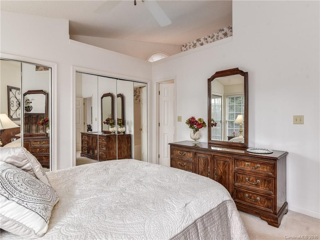 304 Springfield Court - Photo 11