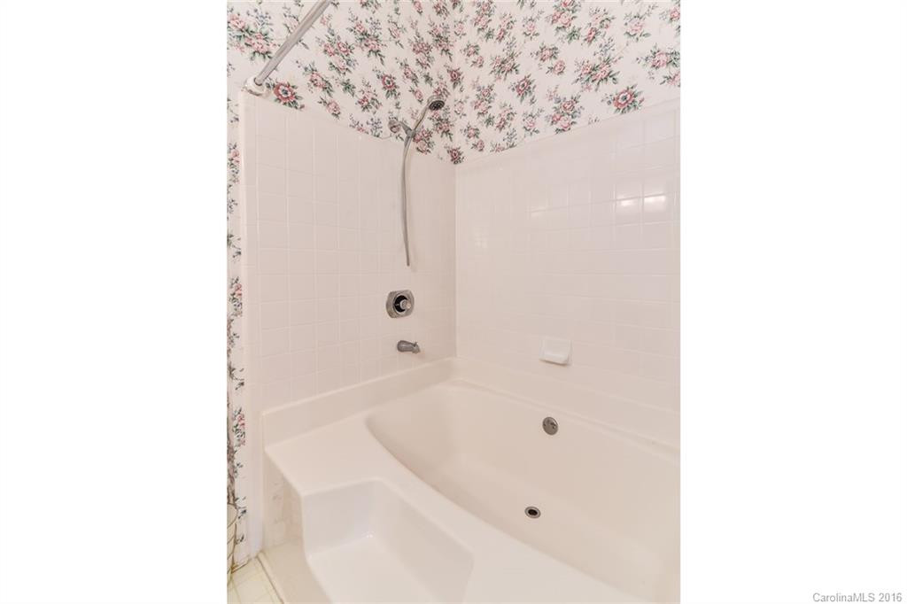 304 Springfield Court - Photo 12
