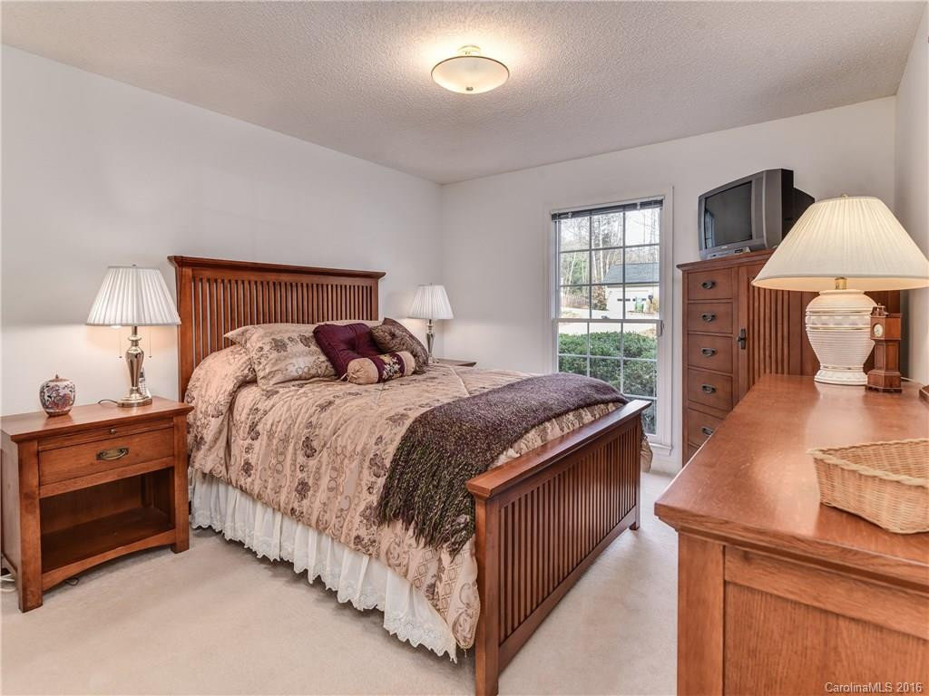 304 Springfield Court - Photo 14