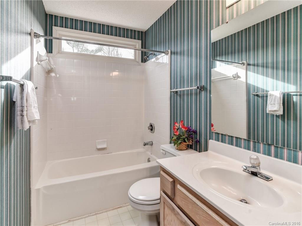 304 Springfield Court - Photo 16