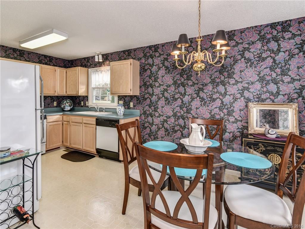 304 Springfield Court - Photo 8