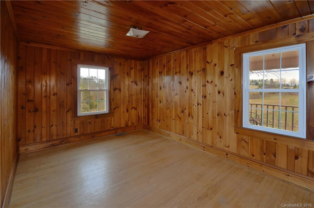 683 McDaniel Road - Photo 4