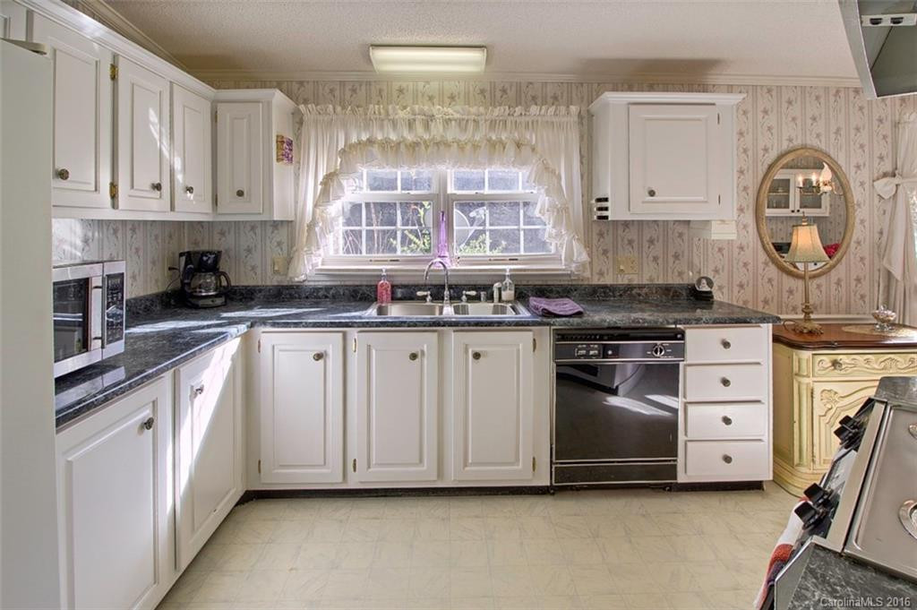 1142 Old Howard Gap Road - Photo 22