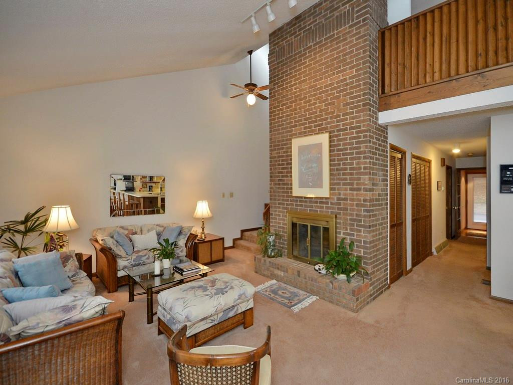 303 Woodfield Drive #303 - Photo 3