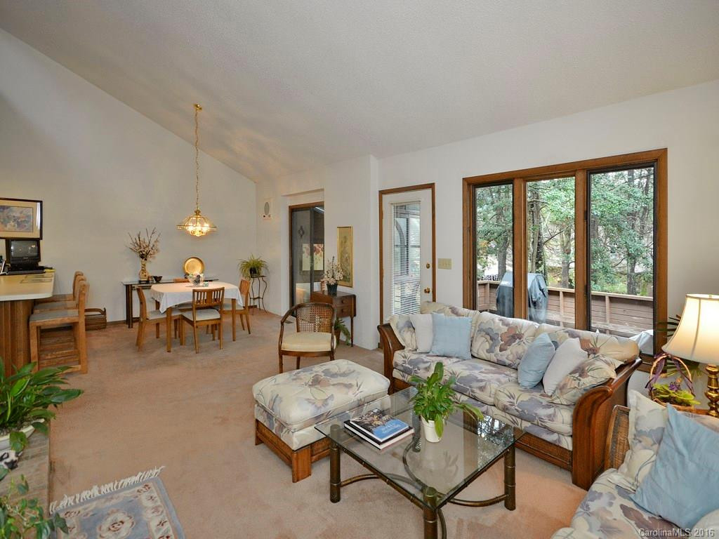303 Woodfield Drive #303 - Photo 4