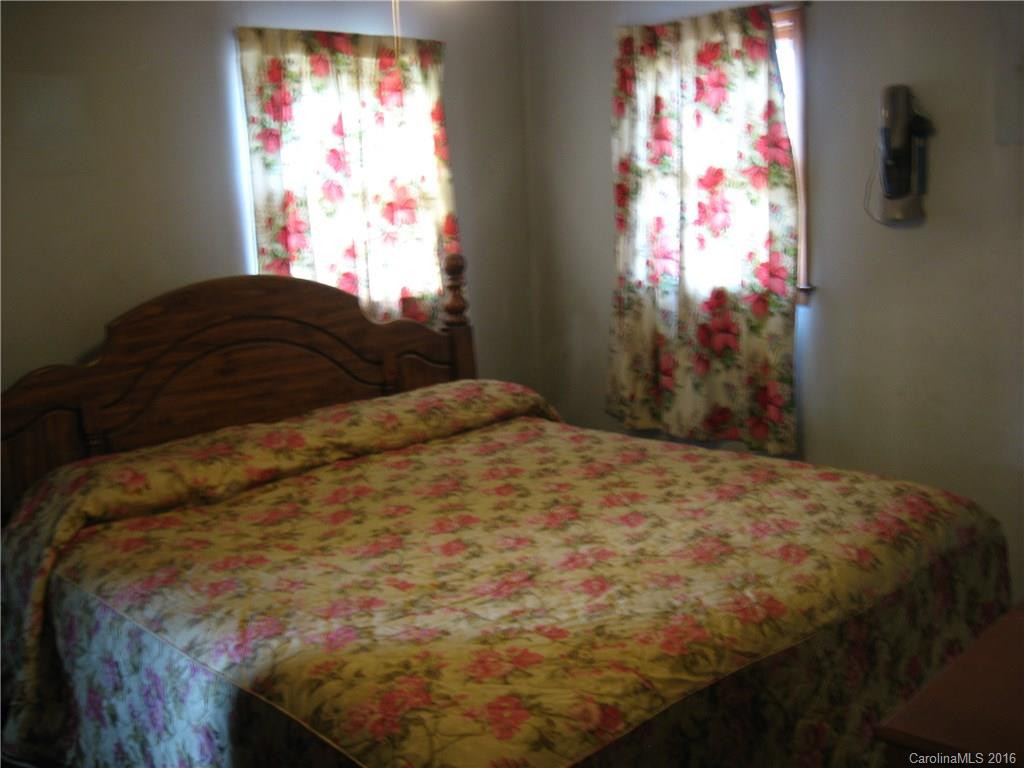 1080 Sulphur Springs Road - Photo 4