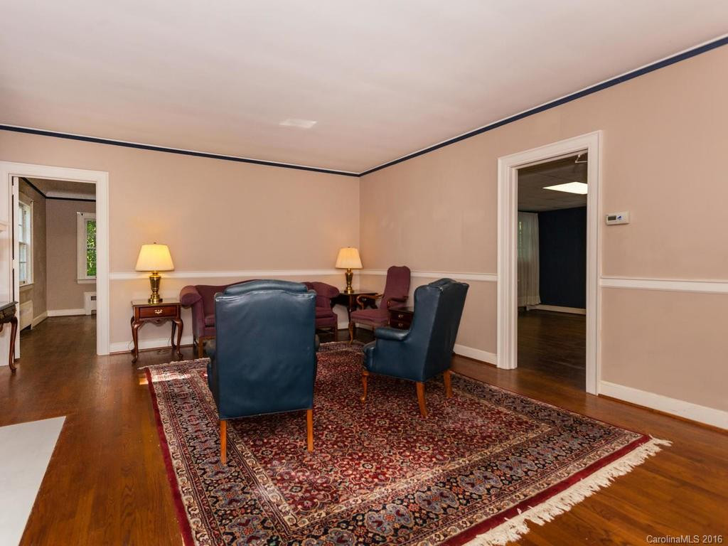 501 Justice Street - Photo 4