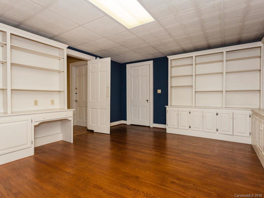 501 Justice Street - Photo 8