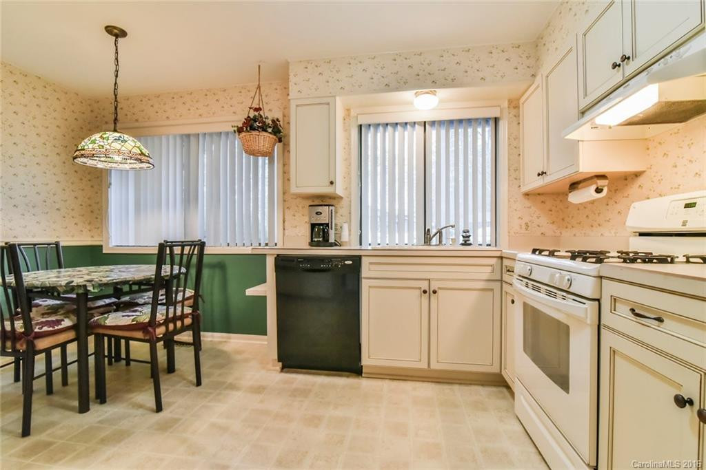 106 Laurelwood Circle #3 - Photo 3