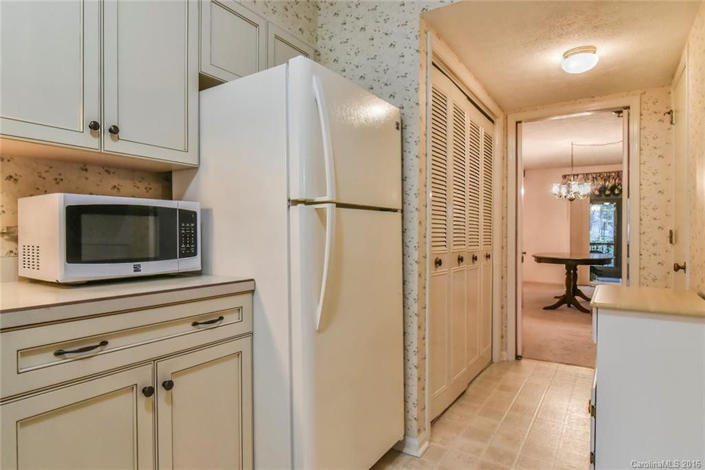 106 Laurelwood Circle #3 - Photo 4
