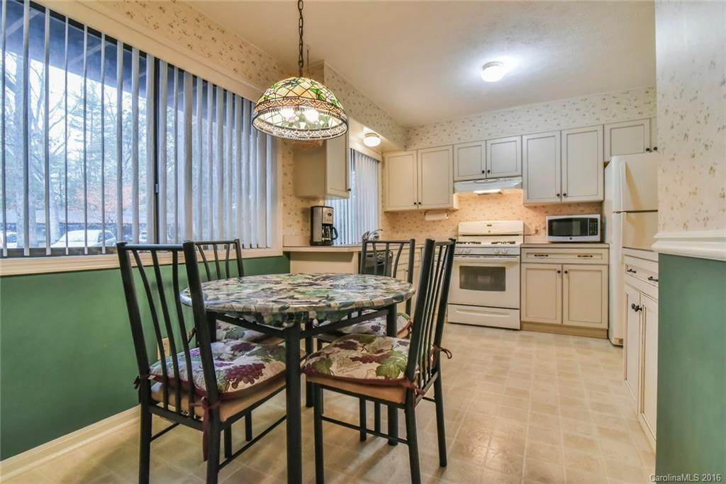 106 Laurelwood Circle #3 - Photo 5