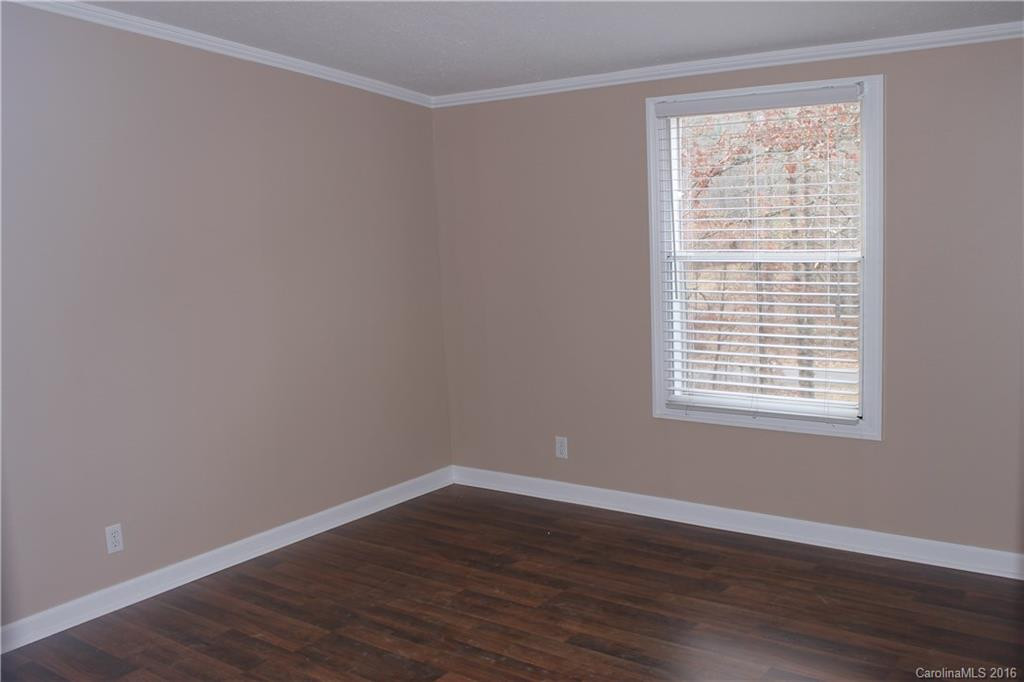 796 Crestview Drive - Photo 6