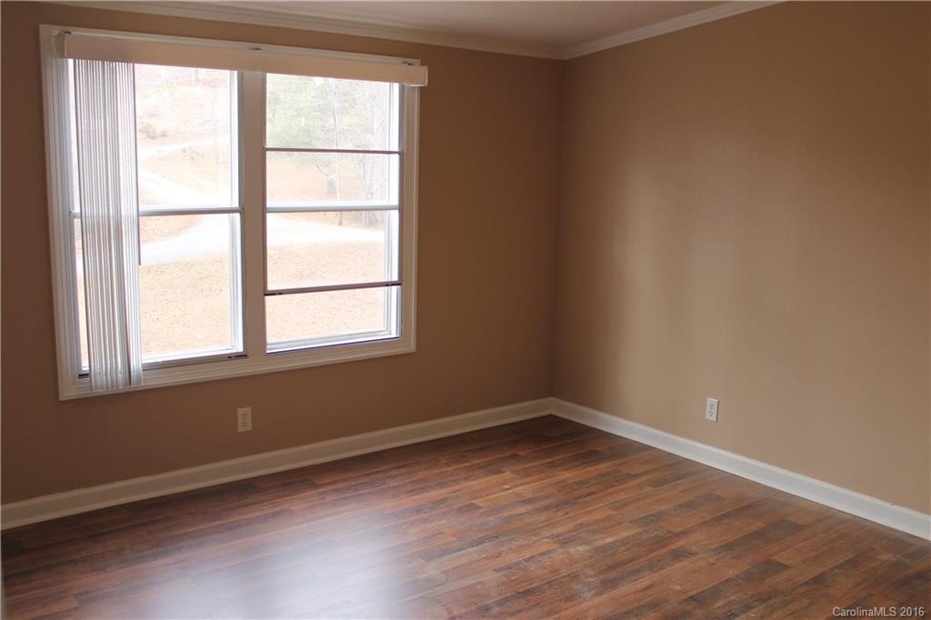 796 Crestview Drive - Photo 7