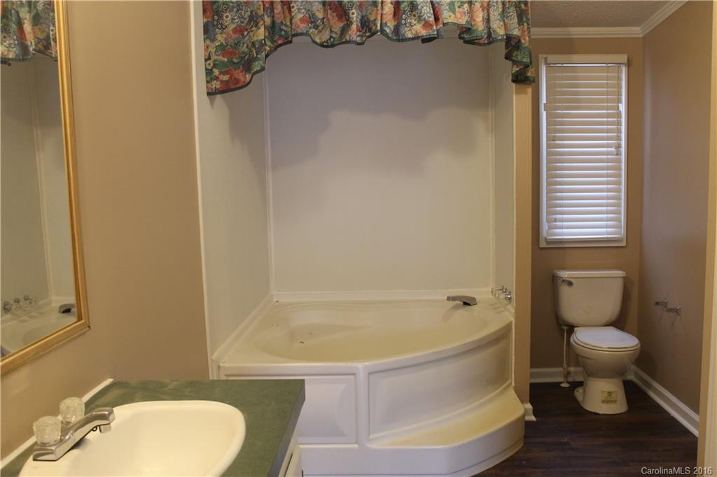 796 Crestview Drive - Photo 8