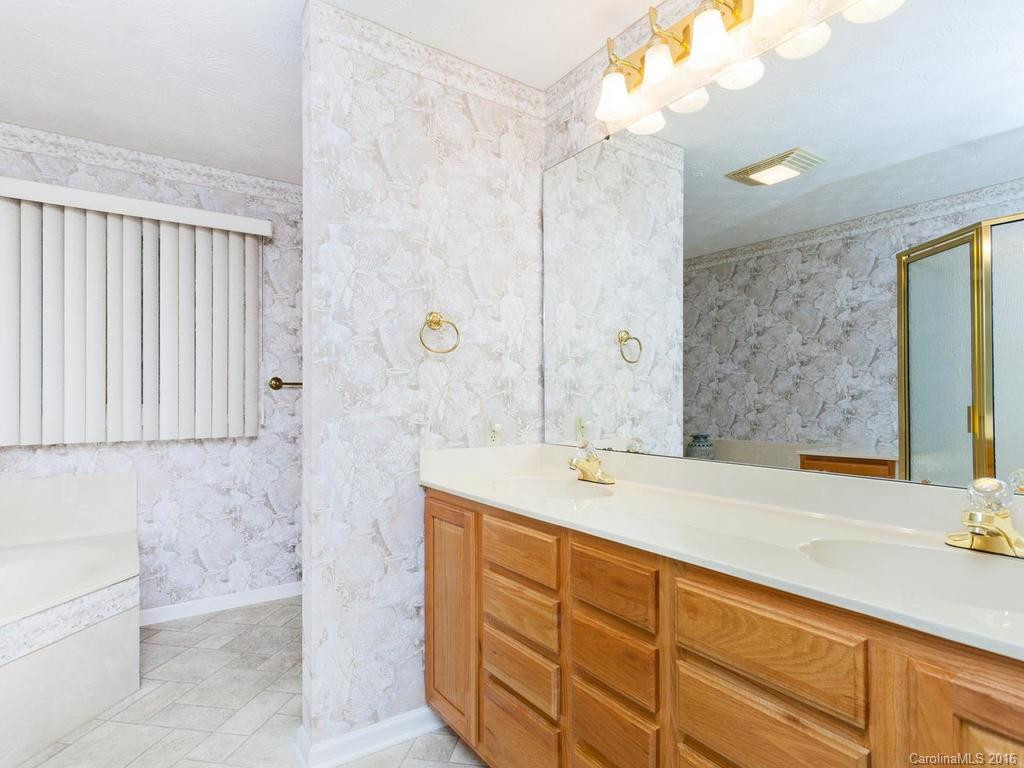 305 Wagram Place - Photo 13
