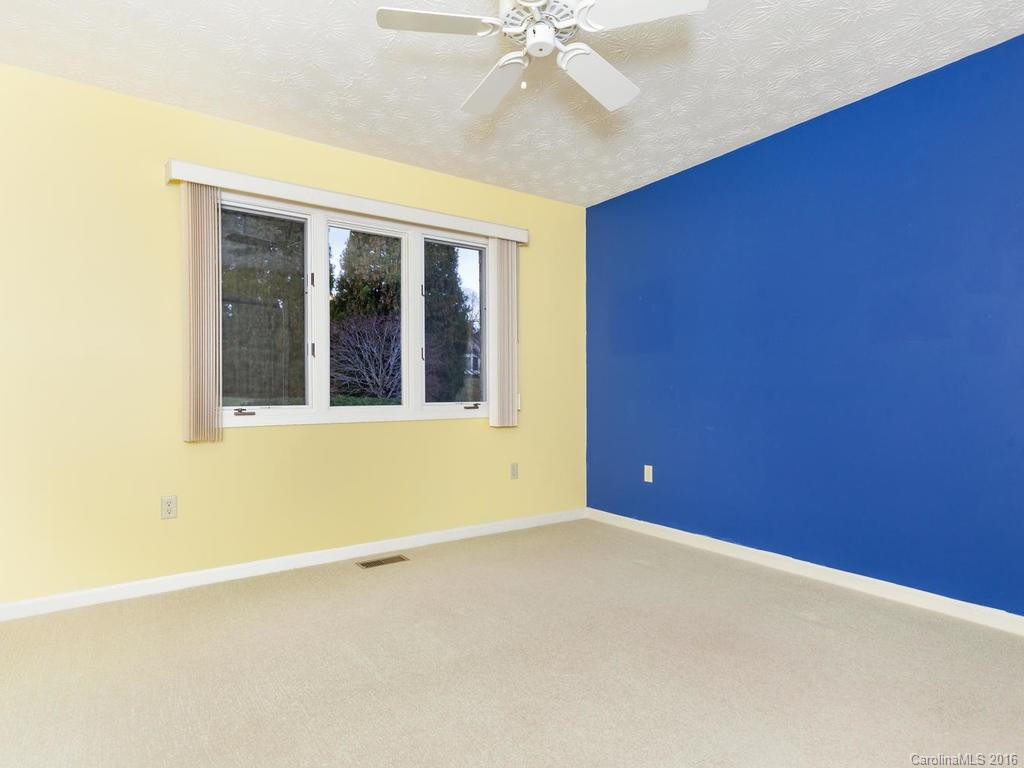 305 Wagram Place - Photo 14