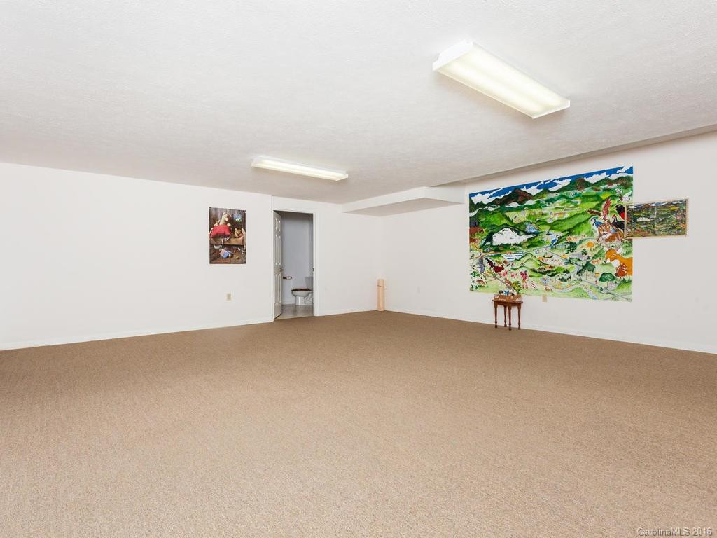 305 Wagram Place - Photo 18