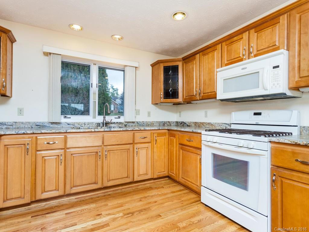305 Wagram Place - Photo 9