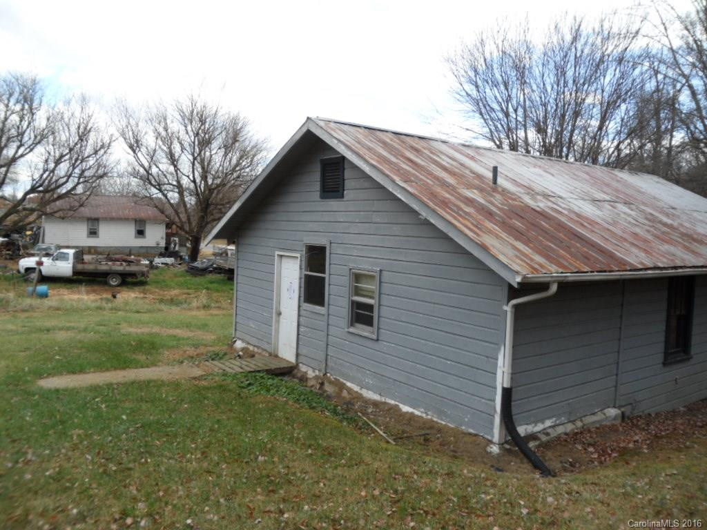 1077 Thompson Cove Road - Photo 4