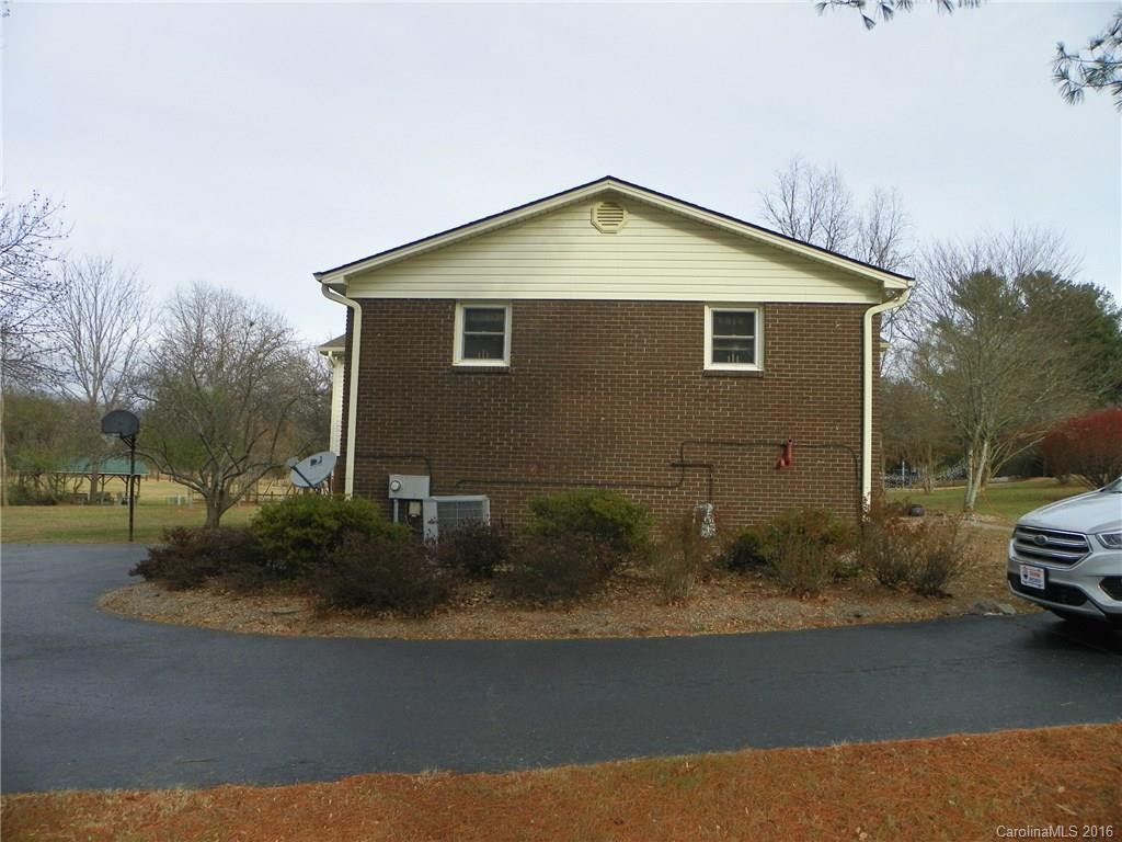 1717 Glenheath Drive - Photo 2
