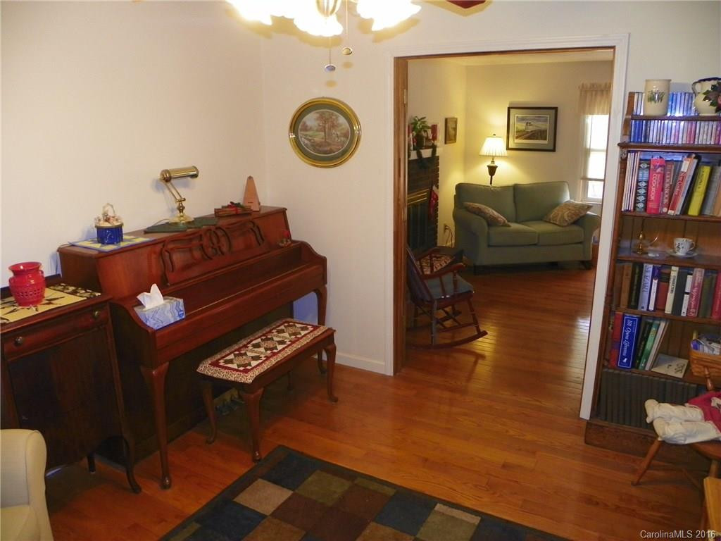 1717 Glenheath Drive - Photo 10