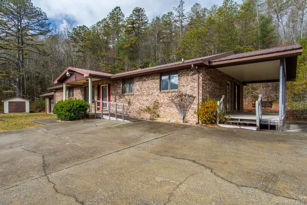 8414 Rosman Highway