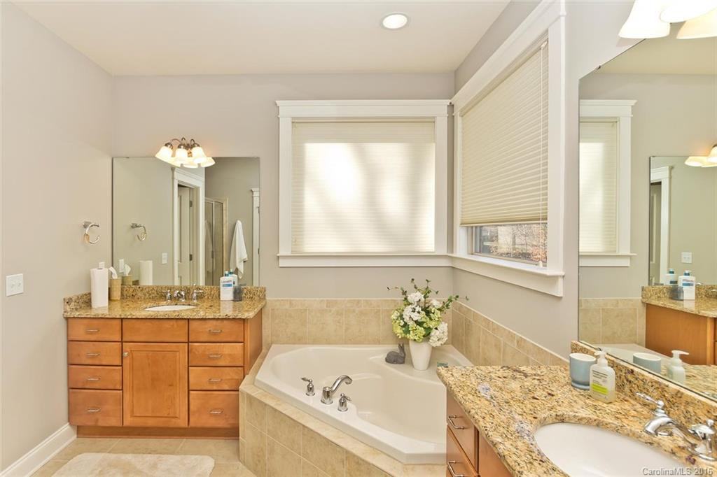 8 Light Cahill Court - Photo 11