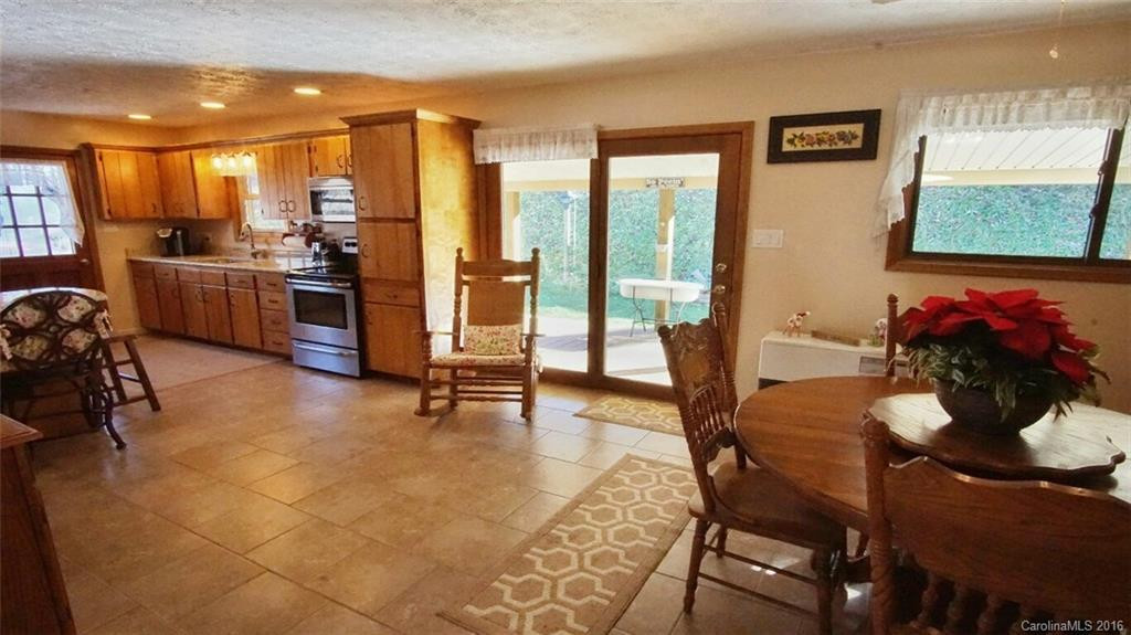118 Wisteria Way - Photo 9